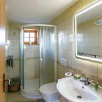 Lovely Home In Velika Nedelja With Wifi Hébergement de vacances