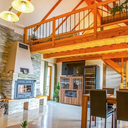 Hébergement de vacances Lovely Home In Velika Nedelja With Wifi